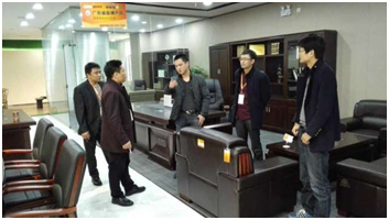 現場交流及檢查產品 現場交流及檢查產品