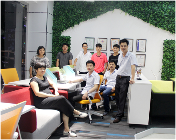 911香蕉视频APP楊總與東莞負責人合照